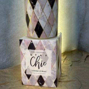Stay Chic Scented Candle – Lavender & Wood
