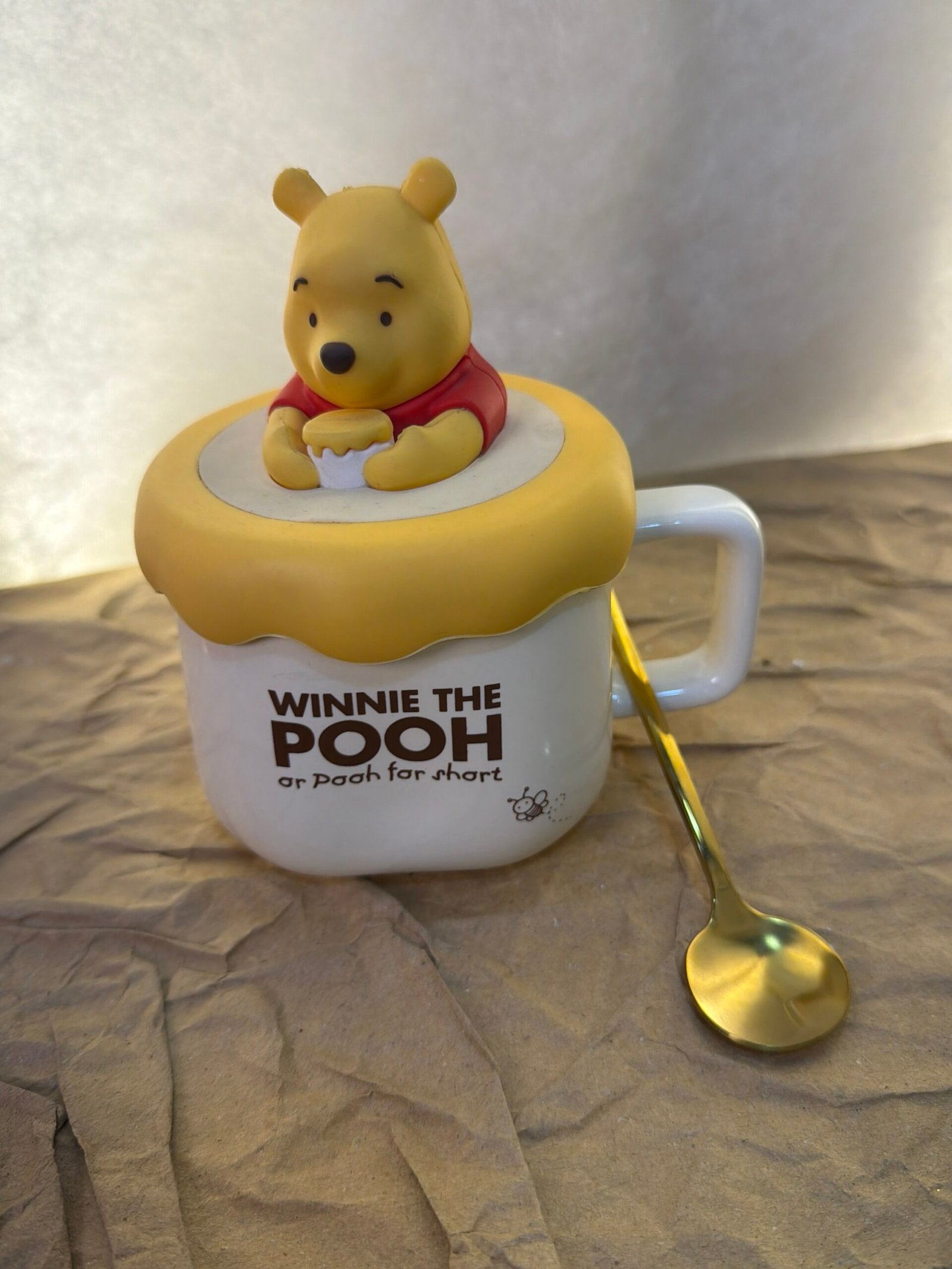 Winnie the Pooh Mug with Lid & Spoon